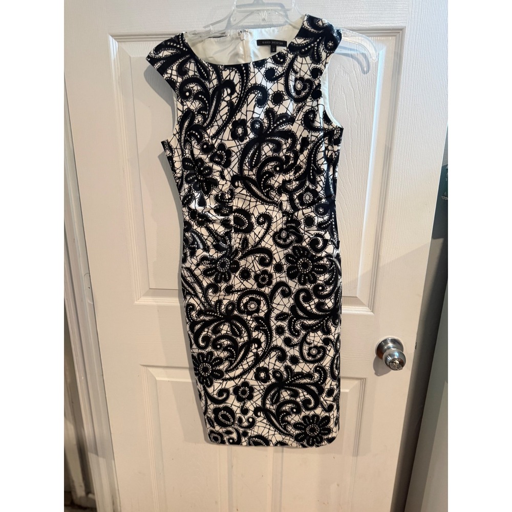 David Meister Black White Scroll Lace Overlay Sleeveless Sheath Dress Size 2
C18